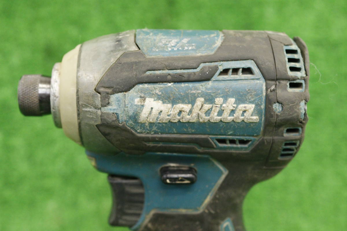 1000円～売り切り!!makita マキタ 充電式インパクトドライバ バッテリー 充電器 ケースセット 1H779_画像3