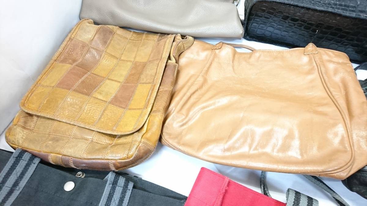 【未使用品～USED品】ハンドバッグ ガーメントバッグ 長財布他 バッグ 財布など おまとめ21点セット/トートバッグ/サコッシュ他/14-RMP55_画像5