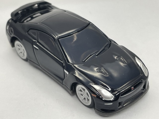 ■★ＵＣＣ　攻メノ日産名車　GT-R・Fairlafy　Z　ブラックカーコレクション　4　NISSAN　GT-R（R35)（1/72ダイキャスト製）_画像3