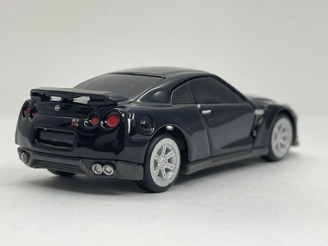 ■★ＵＣＣ　攻メノ日産名車　GT-R・Fairlafy　Z　ブラックカーコレクション　4　NISSAN　GT-R（R35)（1/72ダイキャスト製）_画像2