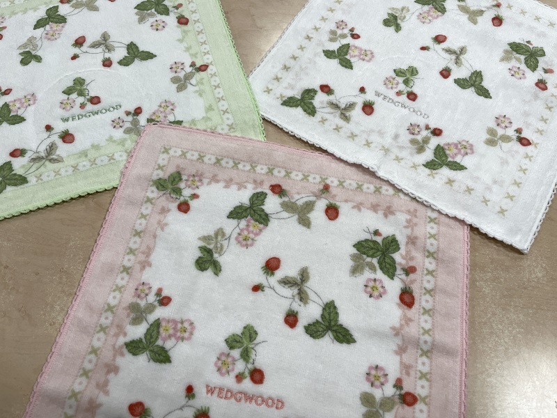 [ бесплатная доставка ] новый товар Wedge дерево полотенце носовой платок 3 листов сделано в Японии ( сейчас .) лесная земляника 