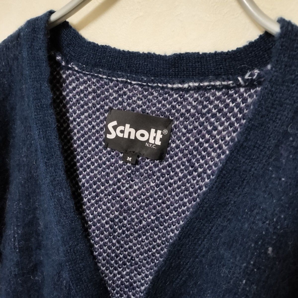 新品タグ付き SCHOTT カーディガン Mサイズ ファイヤーパターン 新品タグ付き SCHOTT カーディガン Mサイズ ファイヤーパターン