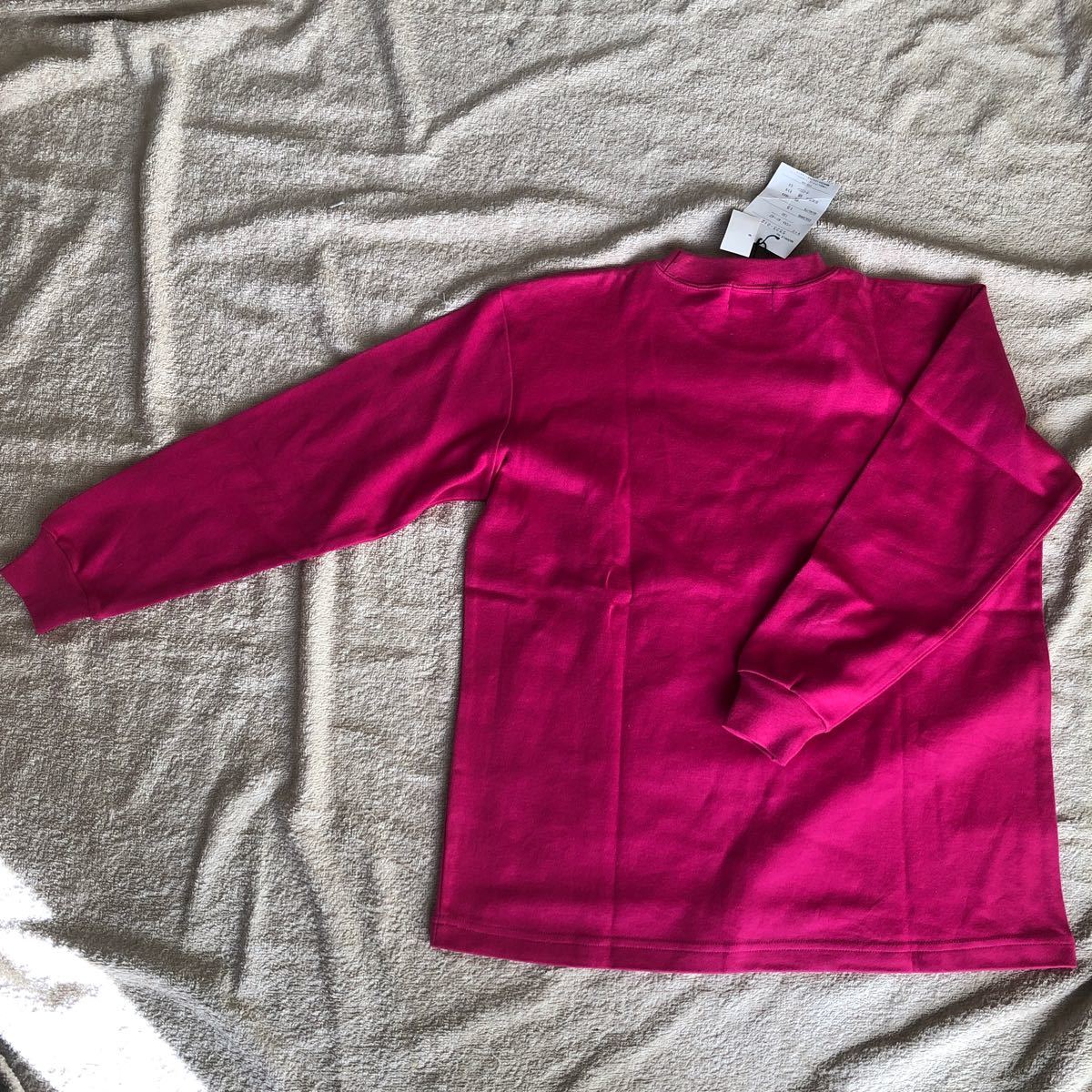 【未使用】イブサンローラン 長袖Tシャツ（130） ショッキングピンクの画像2