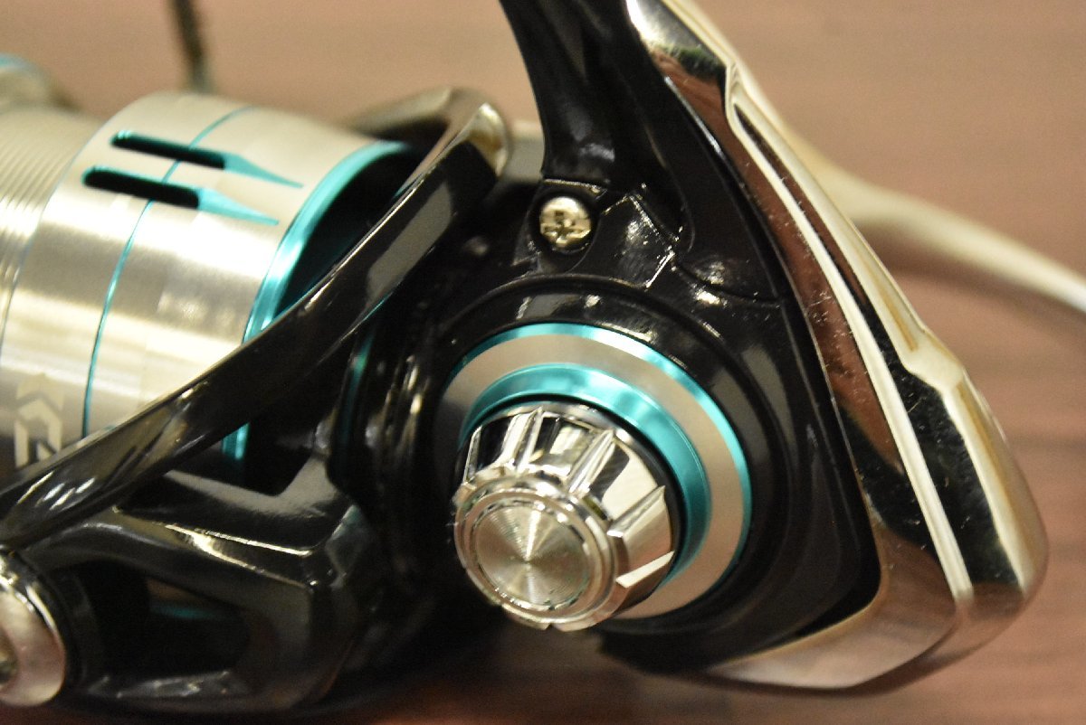 【1スタ★】ダイワ エメラルダス LT 2500S-CH-H-DH DAIWA EMERALDAS スピニングリール エギング アオリイカ　（CKN_O1）_画像5