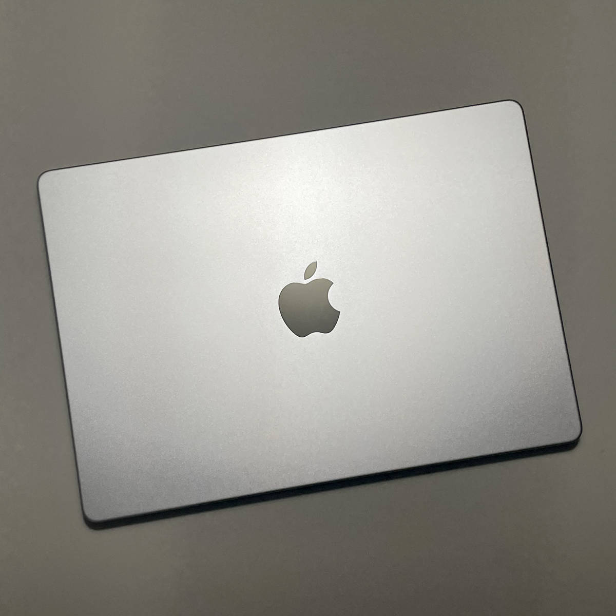 美品/MacBookPro 14/M1MAX/10C CPU/32C GPU/64GB/1TB/USキーボード/スペースグレイ/Model NO.A2442_画像2