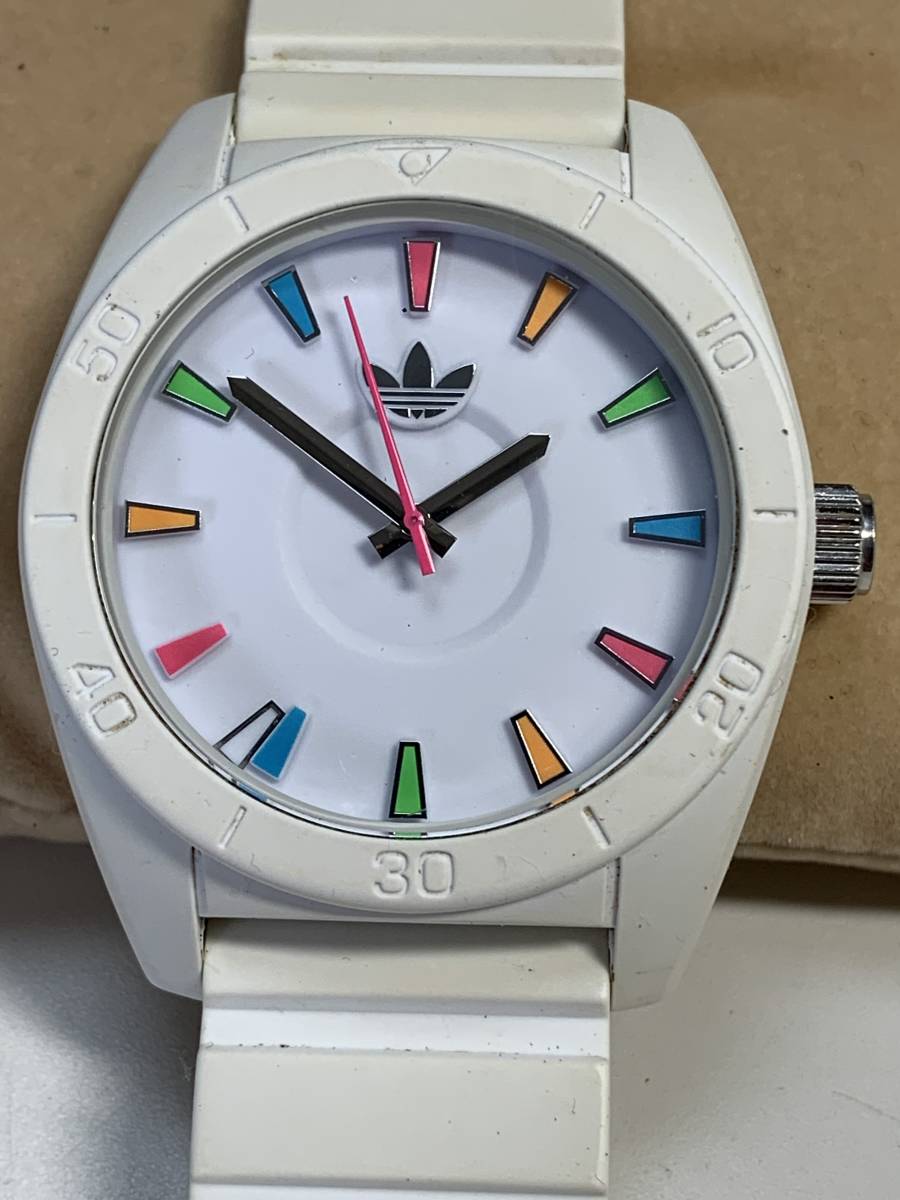 Ｌ020 腕時計 adidas/アディダス Santiago/サンティアゴ ADH2915 3針 ラウンド クォーツ アナログ ホワイト ビックフェイスの画像1