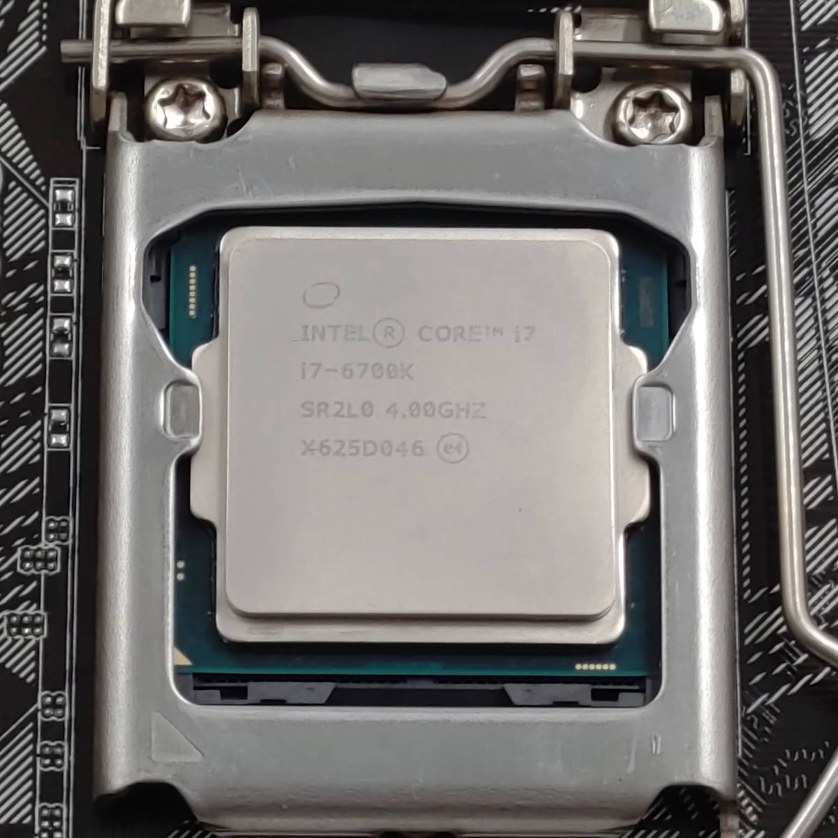 動作確認済み CPU Core i7 6700K & マザーボード ASUS H170 PRO 動作確認済み CPU Core i7 6700K & マザーボード ASUS H170 PRO