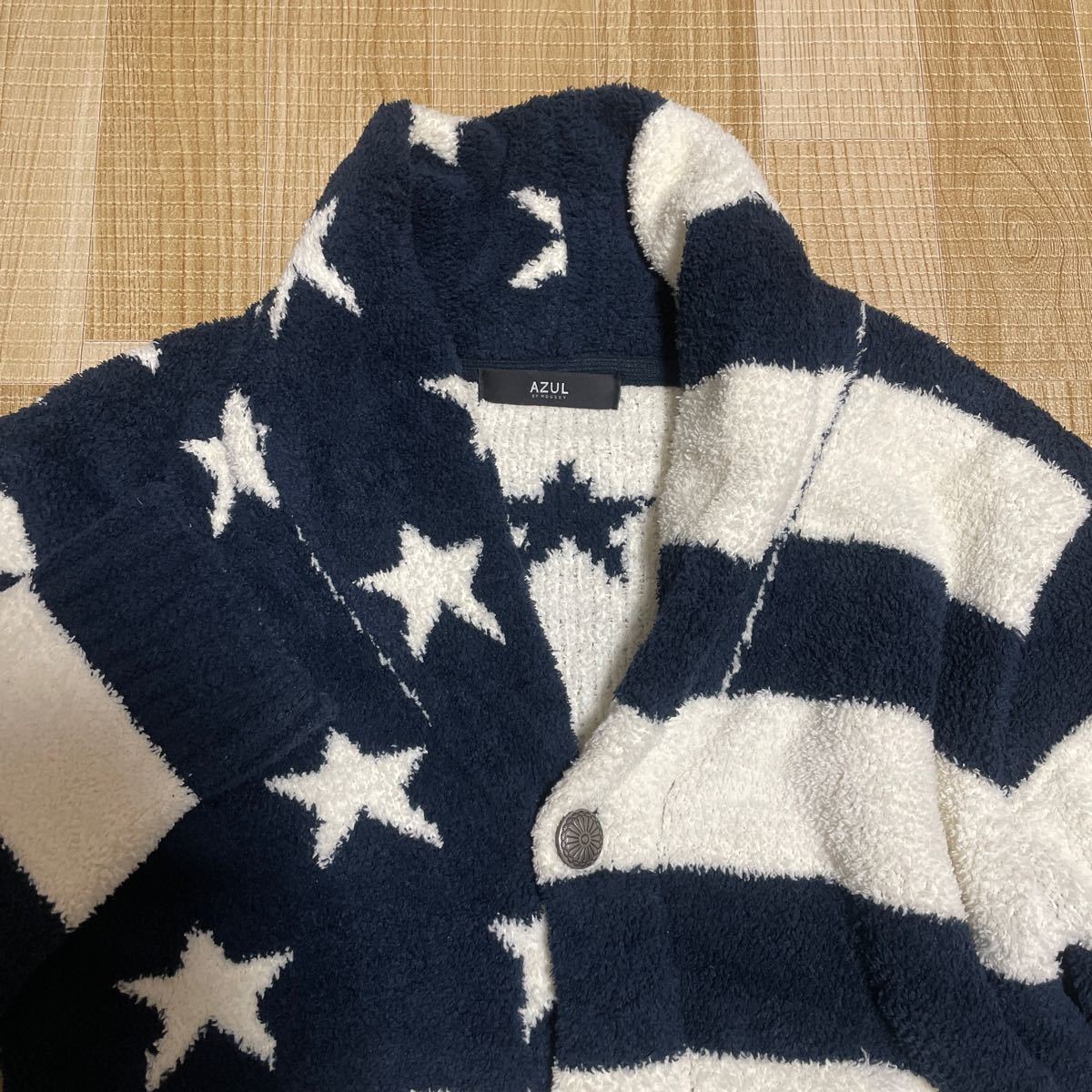 AZUL BY MOUSSY アズール バイ マウジー シャギー ショールカラー カーディガン 4 紺系 星柄☆ ボアジャケット コンチョボタン カウチン_画像4