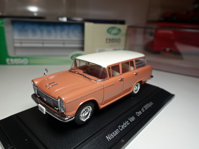 ニッサン セドリック バン 1/43  エブロ RED NISSAN CEDRIC VANの画像1