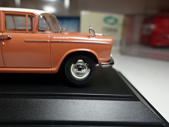 ニッサン セドリック バン 1/43  エブロ RED NISSAN CEDRIC VANの画像7