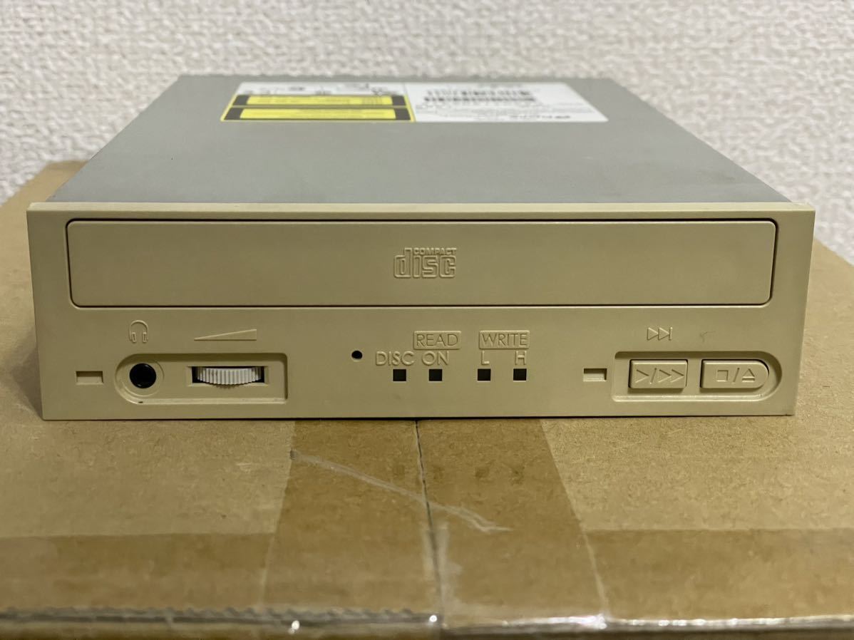 【動作確認済】Plextor PX-R820Ti TLA#603 8倍速SCSI CD-Rドライブ_画像2
