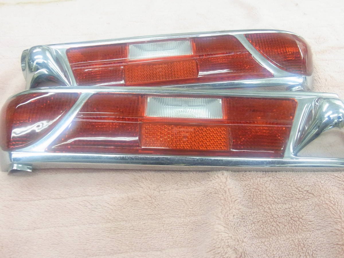  stock last warehouse storage goods new goods that time thing mercedes-benz W111 220Sb Mercedes Benz is ne Ben tail lamp lens tail rear parts Old 