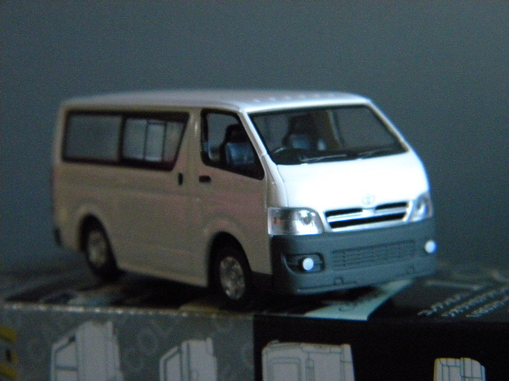 絶版限定 ★★TOYOTA HIACE 白トヨタ ハイエース DX !! 精密 1/80 国産車 ワンボックス 日本車 「定形外/LP可」★★デッドストック 開封品の画像3