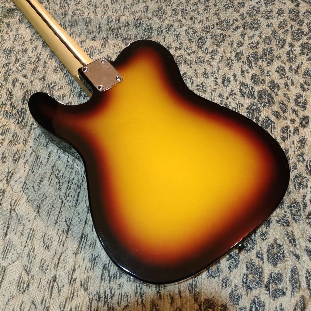 Telecaster タイプ エレキギター　メープルフィンガーボード　3TS