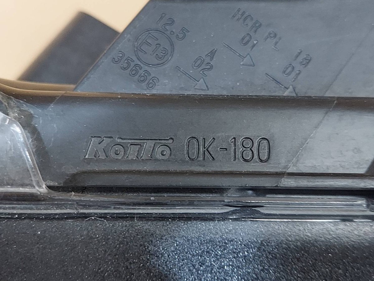 美品 純正 後期 LED GUN125 ハイラックス 左 ヘッドライト KOITO 0K-180 KC HILUX_画像3