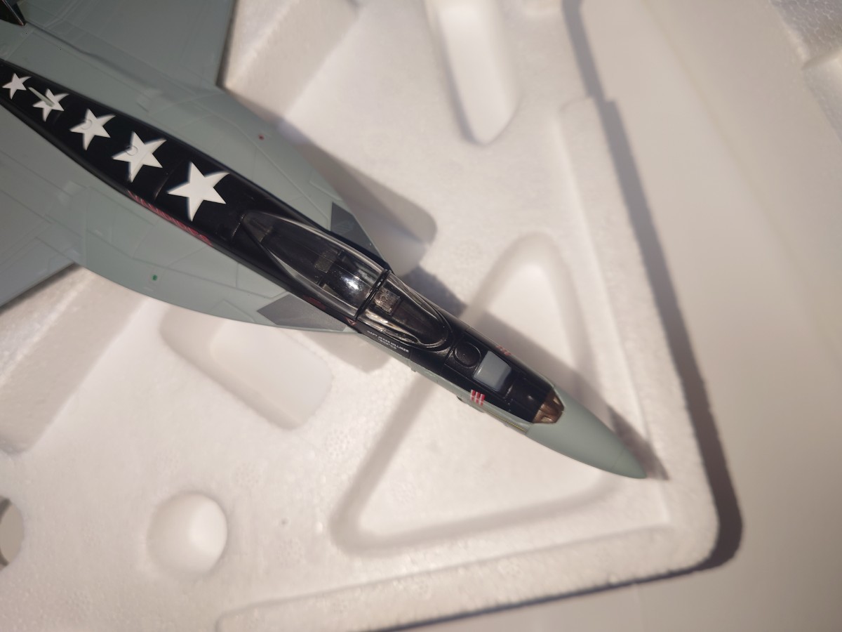 F/A-18E アメリカ海軍 VX-9「バンパイアズ」 18年 #166957/XE 1/72 [HA5109] ホビーマスター HOBBYMASTER 戦闘機 トップガンマーベリック_画像2