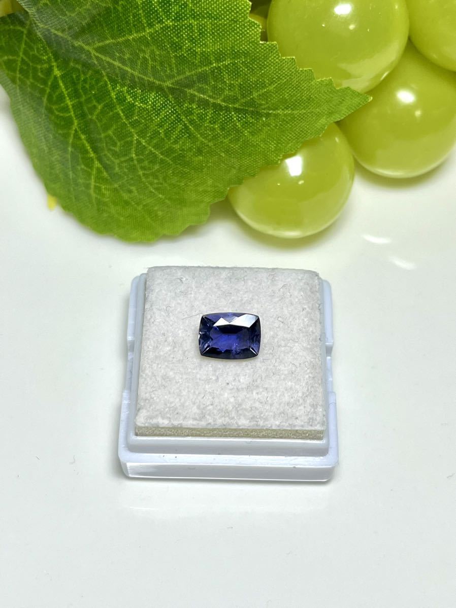  すみれカラー　アイオライト 1.28ct 魅惑的なカラー！天然バイオレットアフリカ フルファイア&ナイスシェイプ_画像4