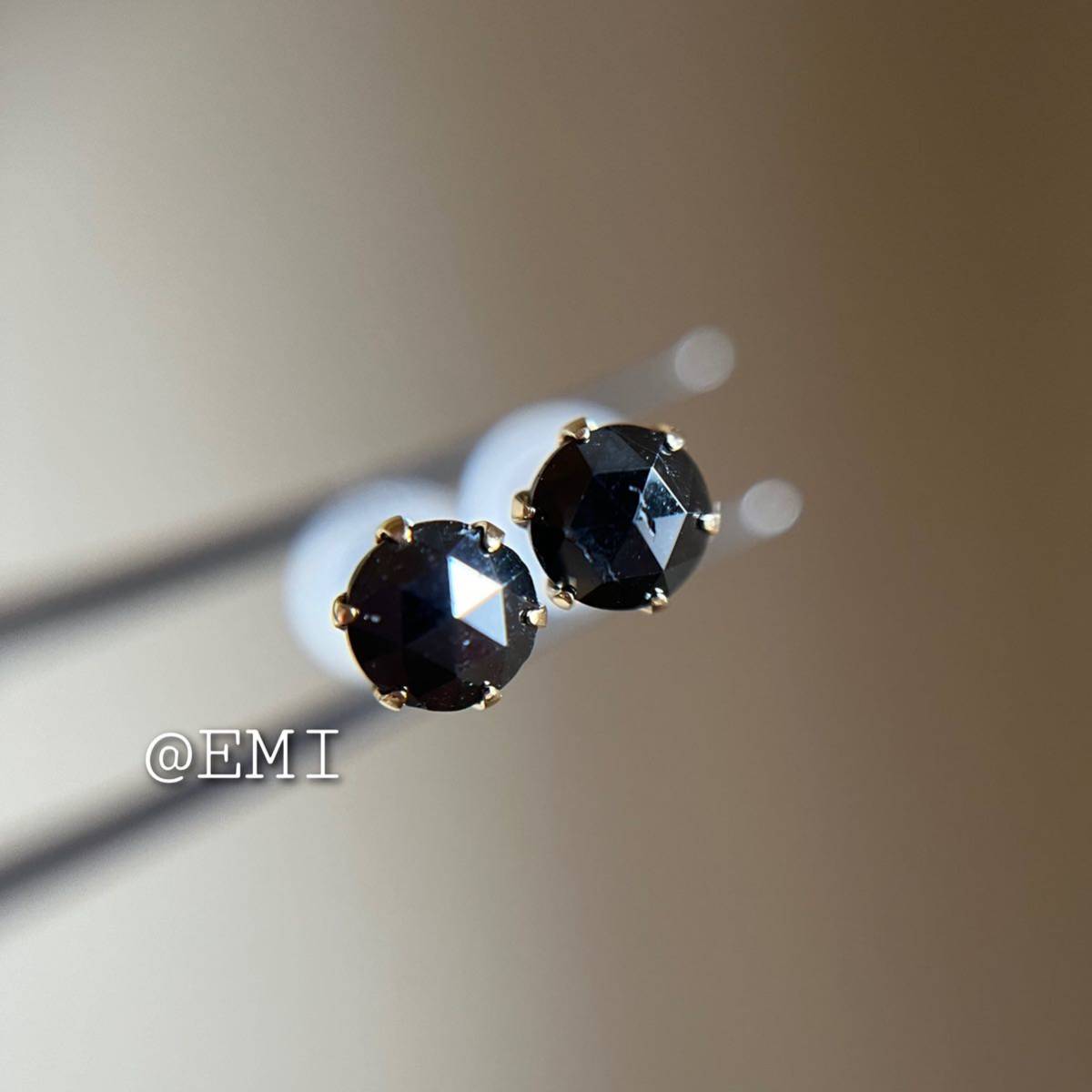 【訳ありお値引き】K18 天然ブラックダイヤモンド 0.50ct ピアス　black diamond_画像5