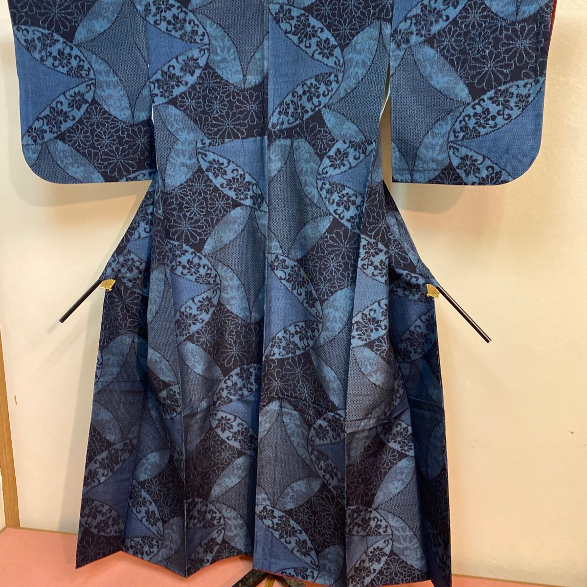 正絹 藍染紬袷 着物仕立て上がり未使用品　呉服屋廃業品_画像2