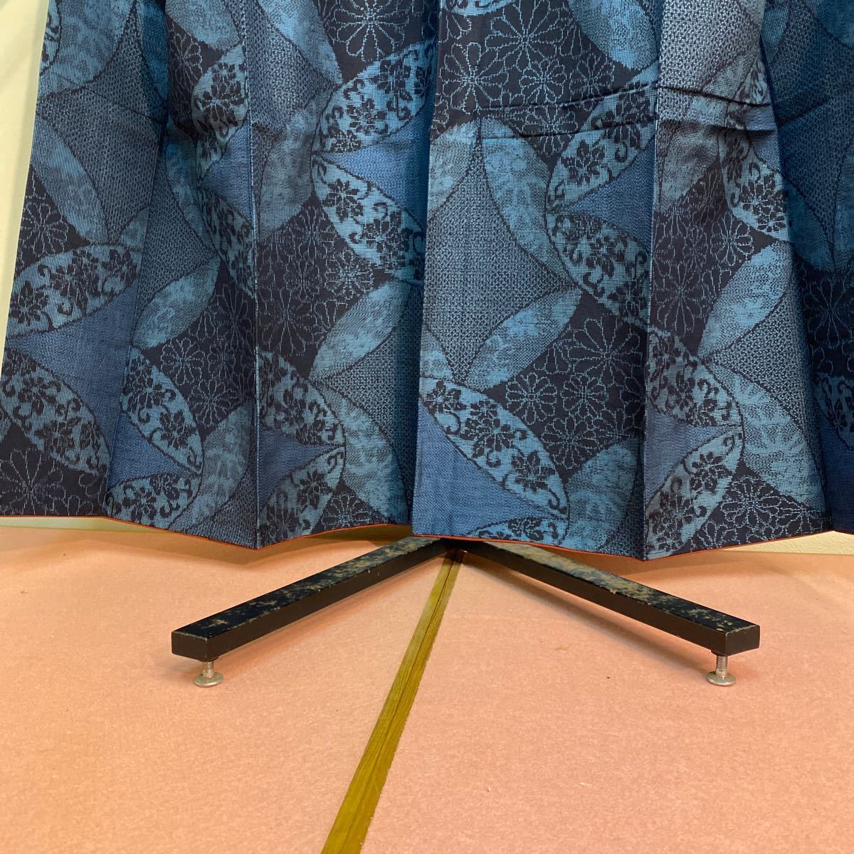 正絹 藍染紬袷 着物仕立て上がり未使用品　呉服屋廃業品_画像4