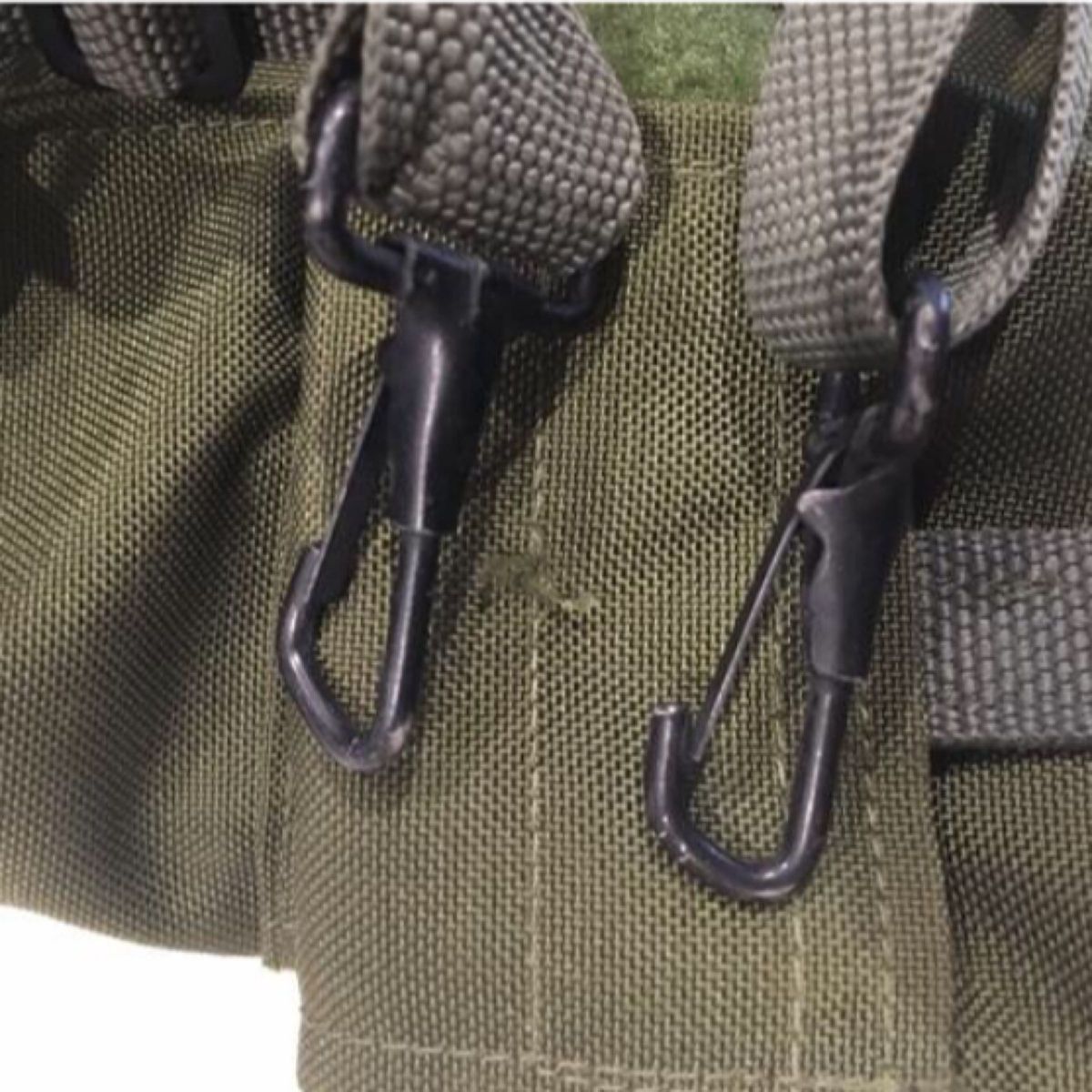在沖米軍放出品でM40シリーズのガスマスク用バッグ