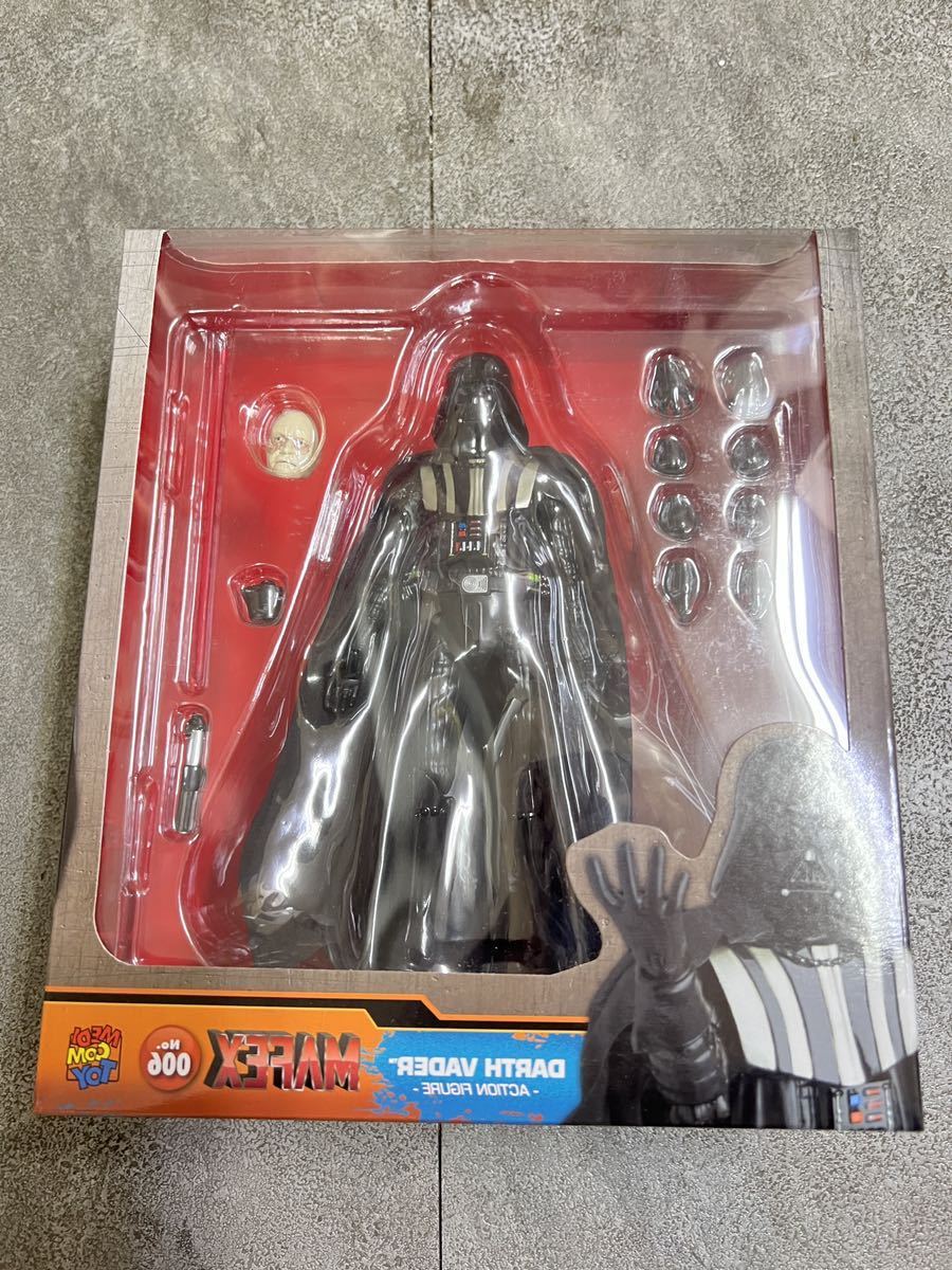 年末セール 未開封品 マフェックス No.006 MAFEX DARTH VADER(TM)(ダース・ベーダー) STAR WARS(スター・ウォーズ) 完成品 可動フィギュア_画像1