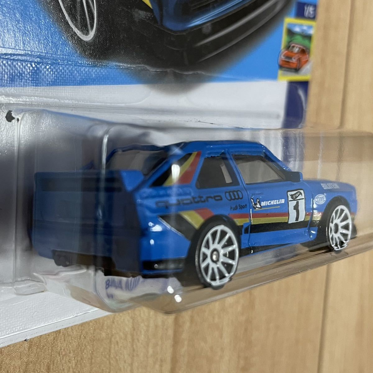 ★ホットウィール★ Audi Sport Quattro アウディ スポーツ クワトロ クアトロ ラリー ミニカー ブルー hot wheelsの画像2
