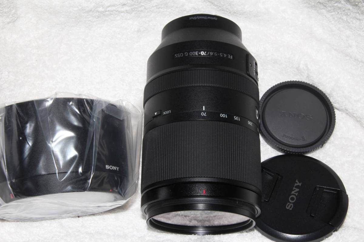 ソニー SONY FE 70-300mm F4.5-5.6 G OSS 元箱・フード・未記入保証書 付属品一式 美品（SEL70300G）_画像2