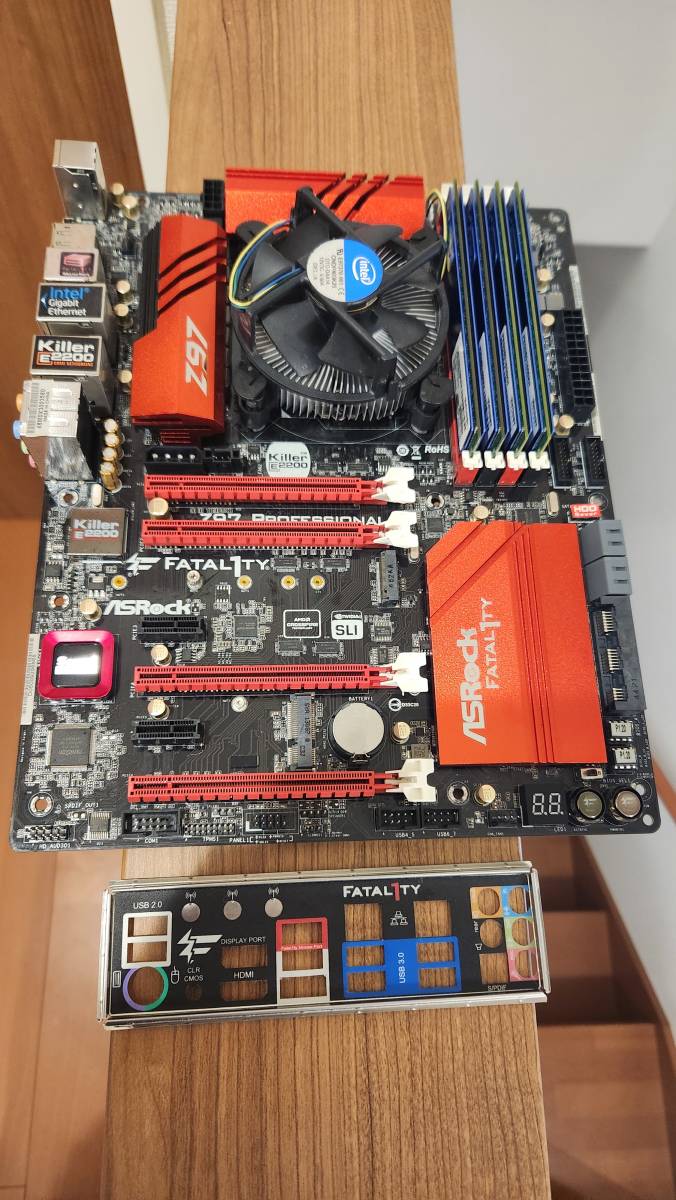 動作確認済み】ASRock Fatal1ty Z97 Professional マザーボード CPU(i7