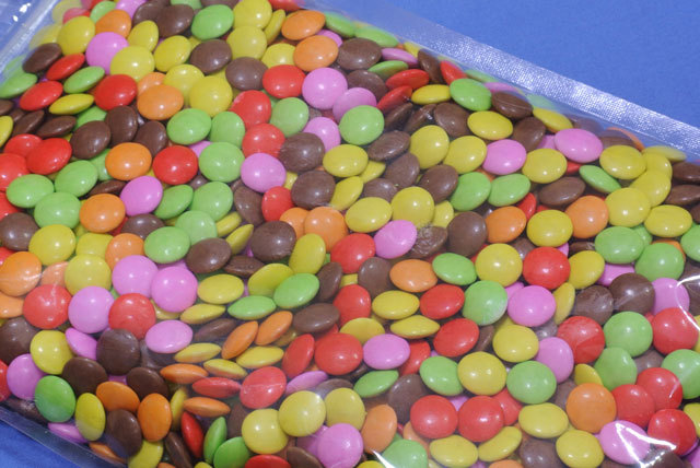 ミニマーブルチョコ(どっさり１ｋｇ)小粒直径１０mmの糖衣掛けカラー碁石チョコレート♪人気マーブルチョコ！チョコレート菓子【送料込】_画像2