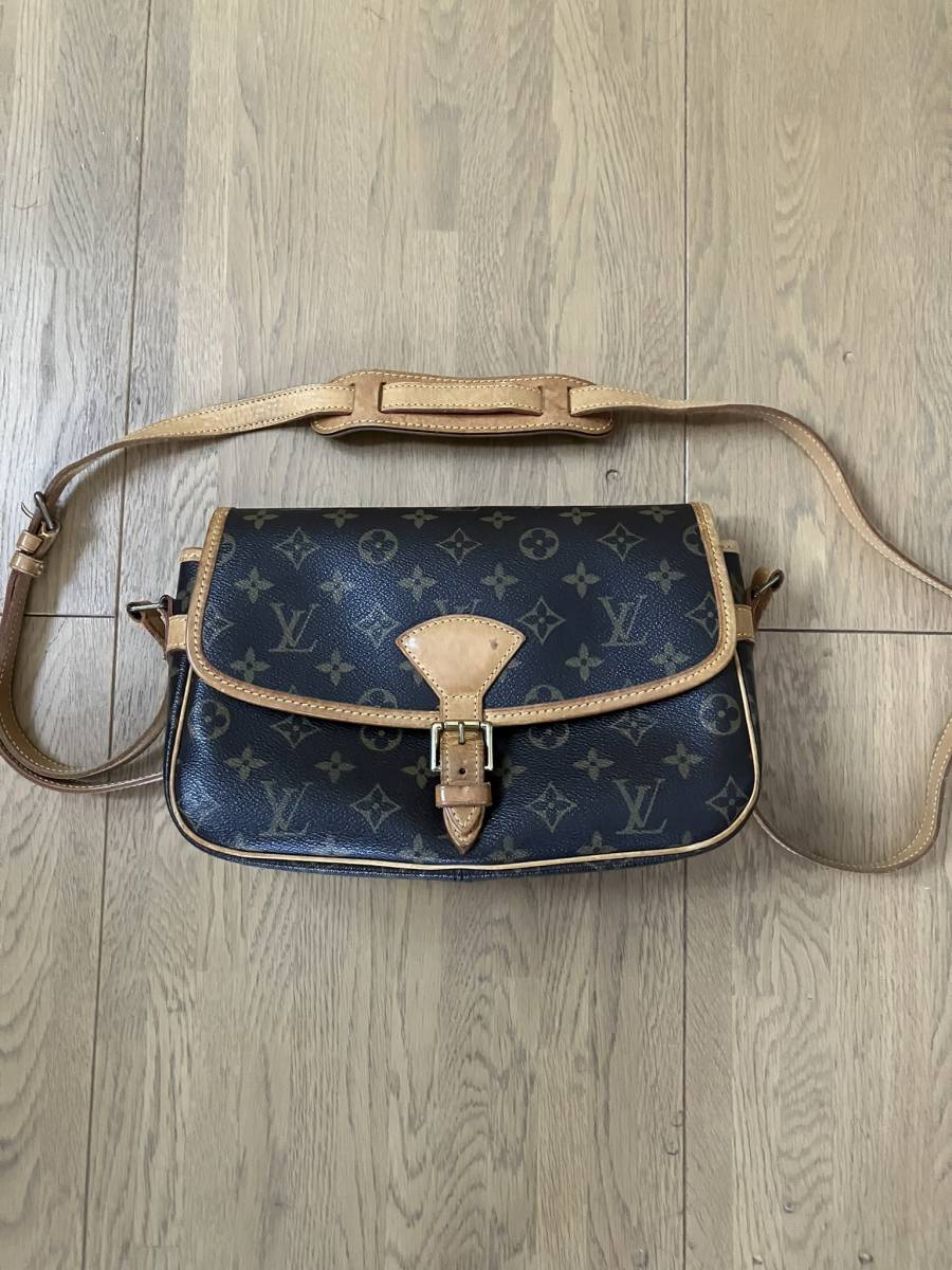 LOUIS VUITTON ルイヴィトン　モノグラム　ソローニュ　M42250 ショルダーバッグ