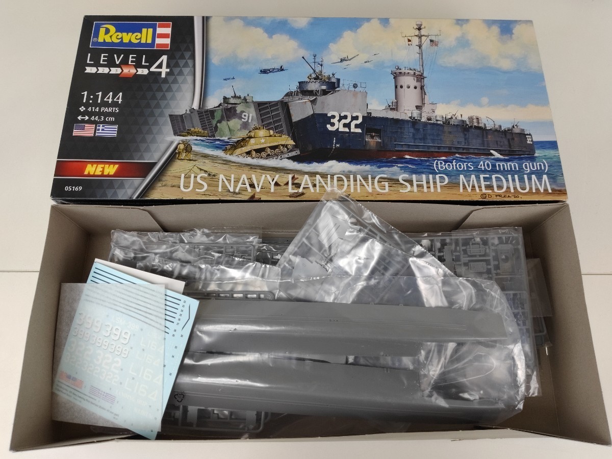 【訳あり】プラモデル レベル Revell 1/144 US NAVY LANDING SHIP MEDIUM 05169_画像2