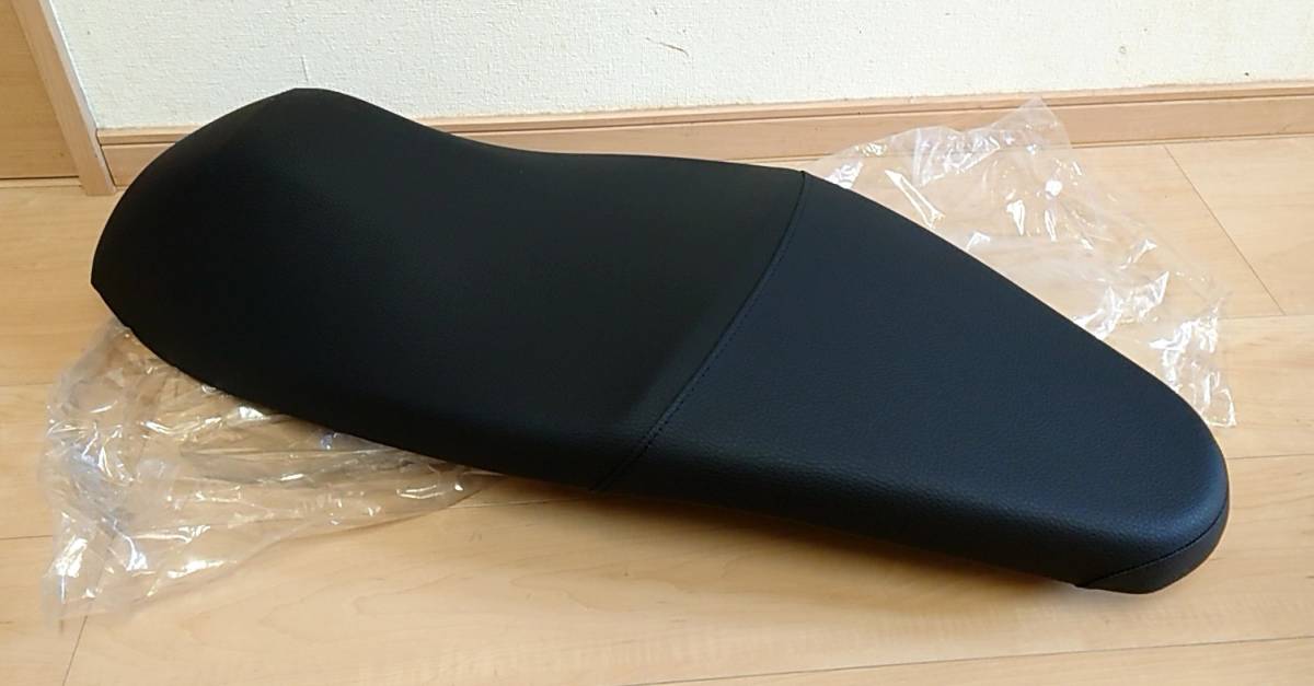 PCX125 JF28 コブ無しシート ベトナム仕様 純正 新品未使用 PCX125 JF28 コブ無しシート ベトナム仕様 純正 新品未使用