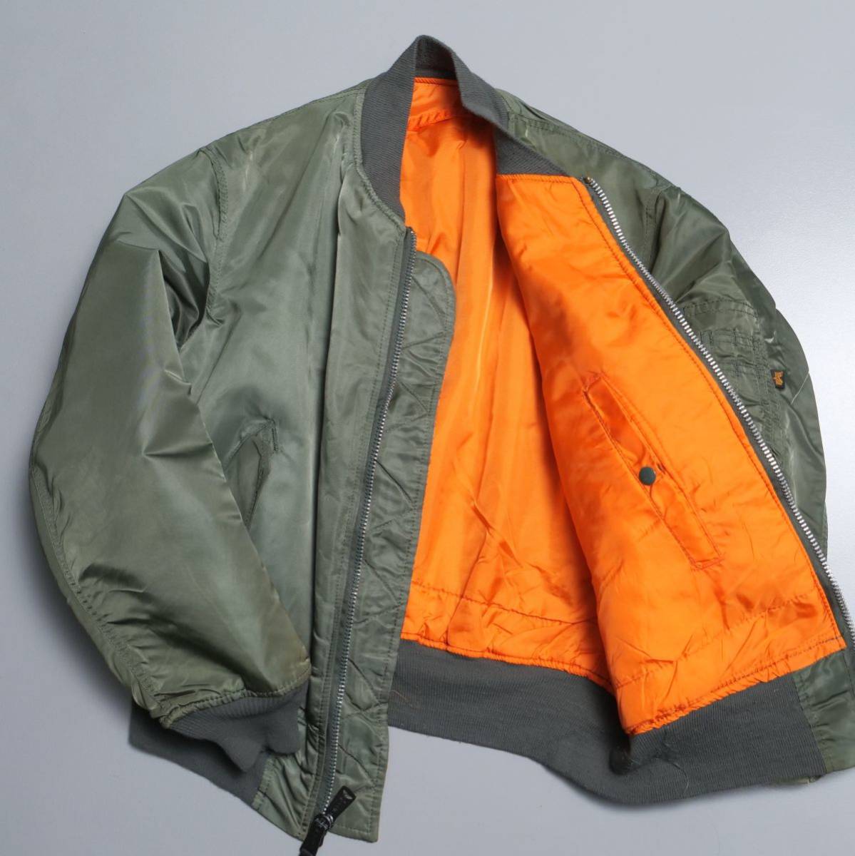 TG3057：USA製*ALPHA INDUSTRIES/アルファ*メンズ*MA-1*フライトジャケット*ジップアップブルゾン*LARGE*セージ_画像6