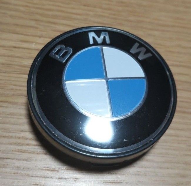 BMWホイールセンターキャップ4p激安価格値引き不可。購入前に必ずサイズ確認お願いいたします。純正不適応多いです。