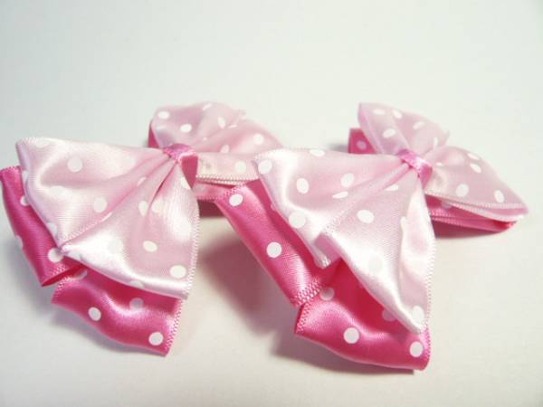 * pretty polka dot ribbon barrette 2 piece set pink ground . white 