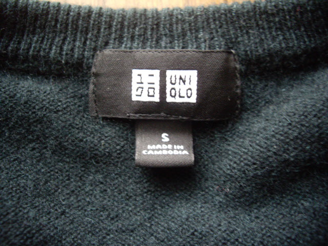【未使用】UNIQLO ユニクロ カシミヤ100% Vネックセーター S　深緑_画像3
