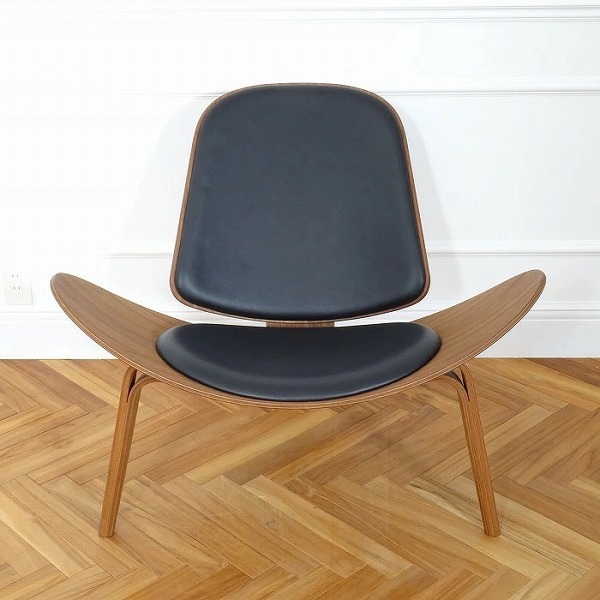 ★SELUNO★未使用アウトレット品 Carl Hansen & Son カールハンセン CH07 シェルチェア ウォールナット材オイル仕上げ 黒本革 50万 (北欧_画像9