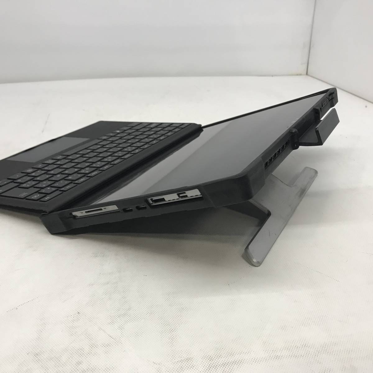 ◎Surface Pro 用 ラバーケース スタンド付 現状品 対応機種不明(Pro3のみ確認済み) /0825e9-10_画像3