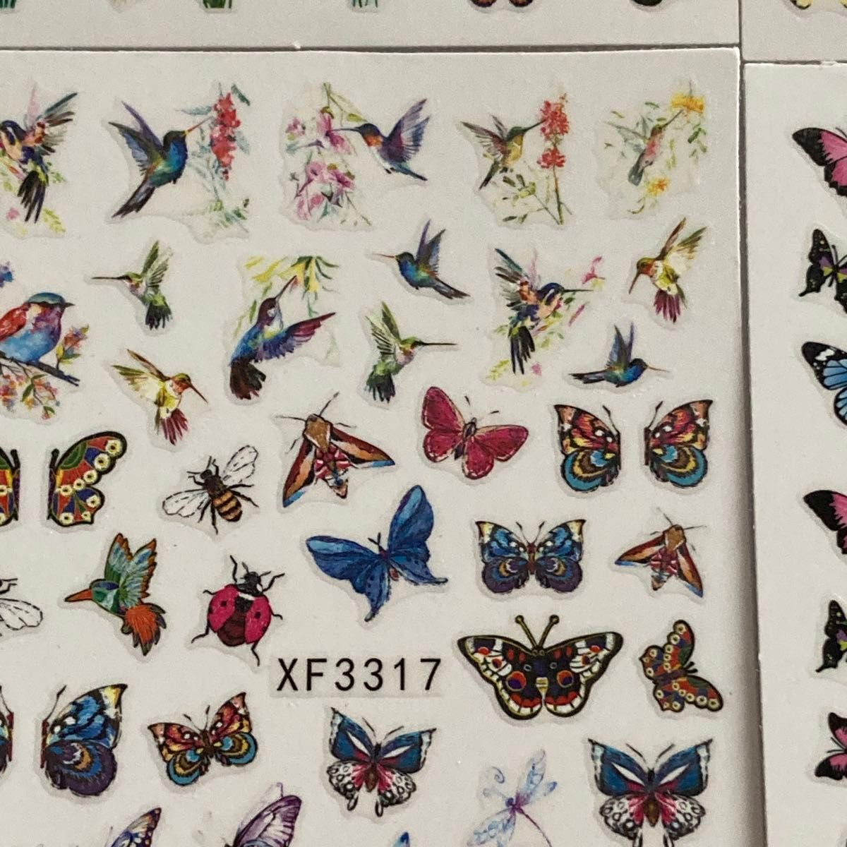 蝶々のネイルシール4枚セット　カラフル　綺麗　ネイルアート　アゲハチョウ　バタフライ　