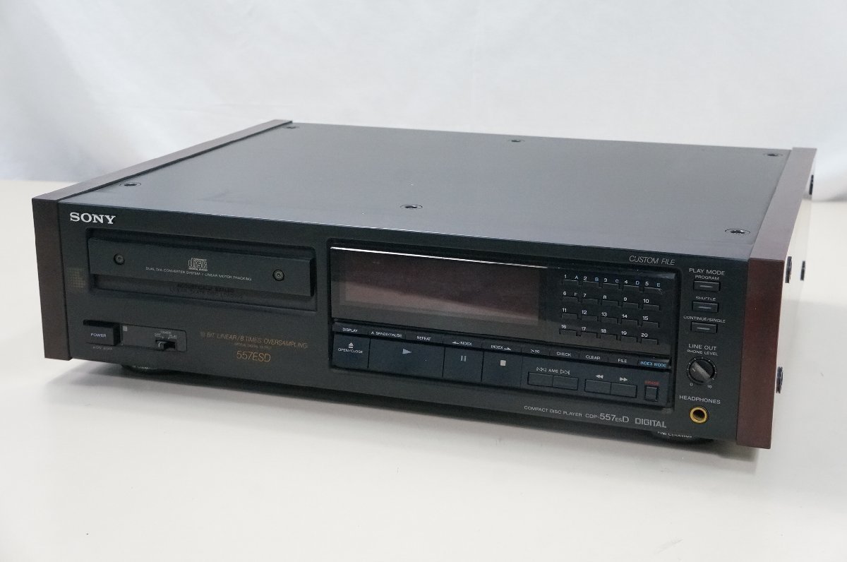 SONY CDP-557ESD ソニー 高級CDプレーヤー デッキ 名機 製造番号 SONY CDP-557ESD ソニー 高級CDプレーヤー デッキ 名機 製造番号