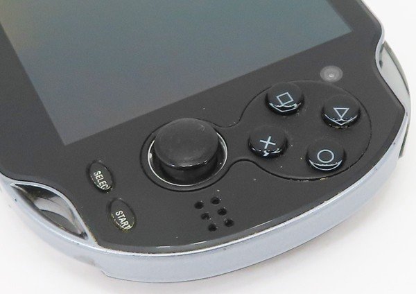 ○【SONY ソニー】PS Vita 3G/Wi-Fiモデル + メモリーカード8GB PCH-1100 ブラック_画像4