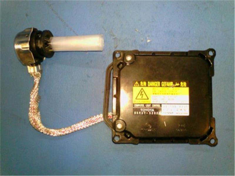 トヨタ 純正 ヴェルファイア 《 ANH20W 》 右ライトコントロールユニット P81600-23007817