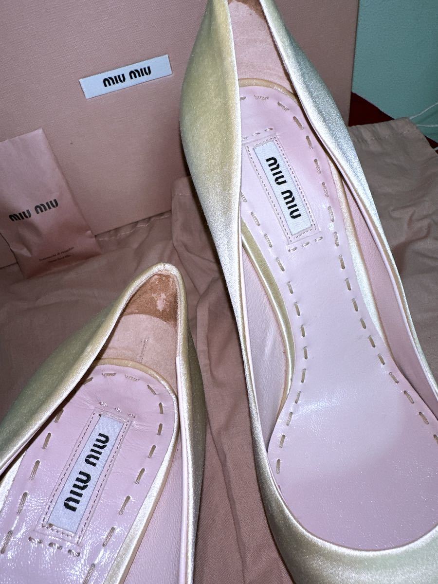  unused beautiful goods MIU MIU MiuMiu satin Gold pumps 39