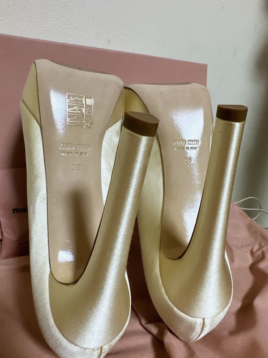  unused beautiful goods MIU MIU MiuMiu satin Gold pumps 39