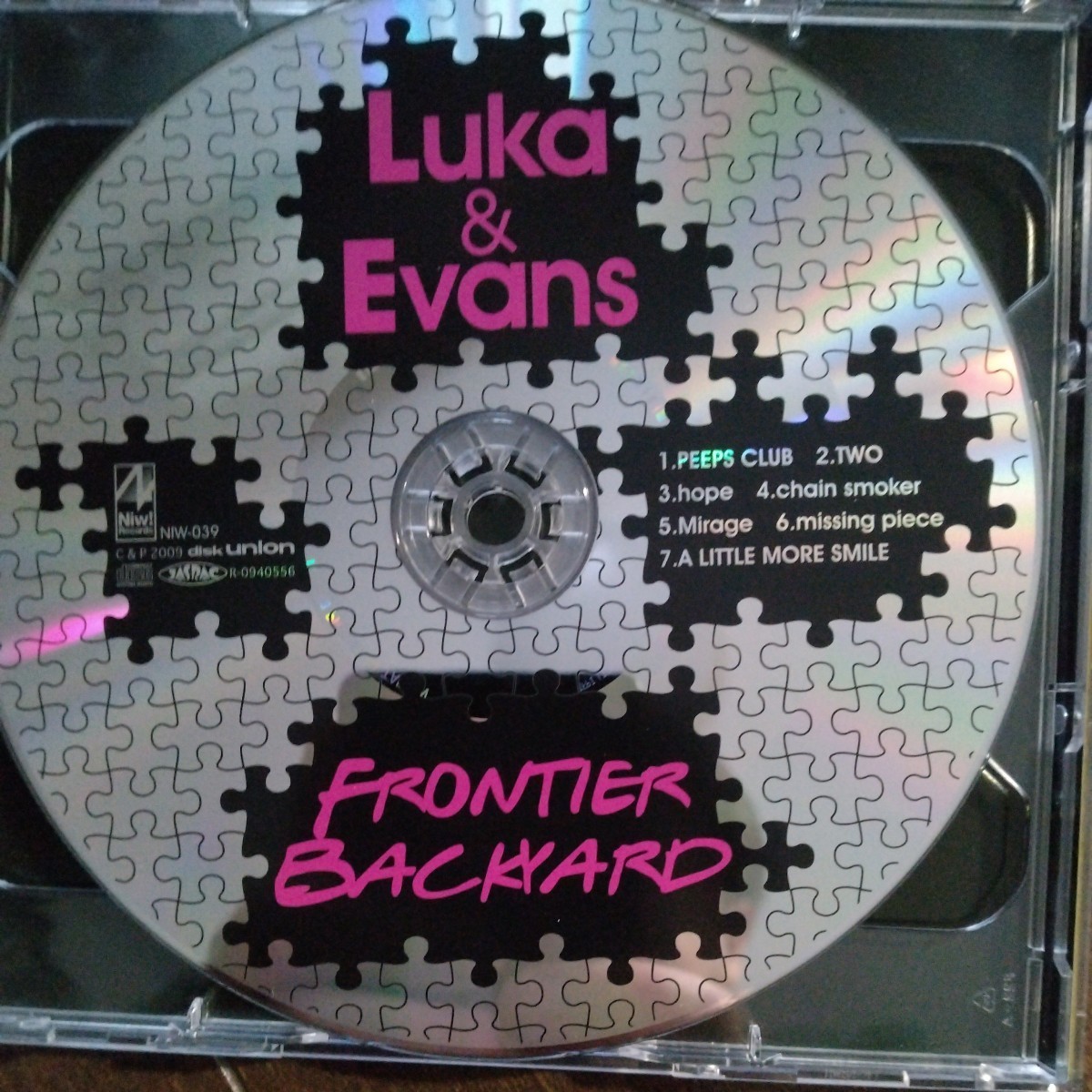 CD初回盤DVD付 FRONTIER BACKYARD [Luka & Evans］_画像3