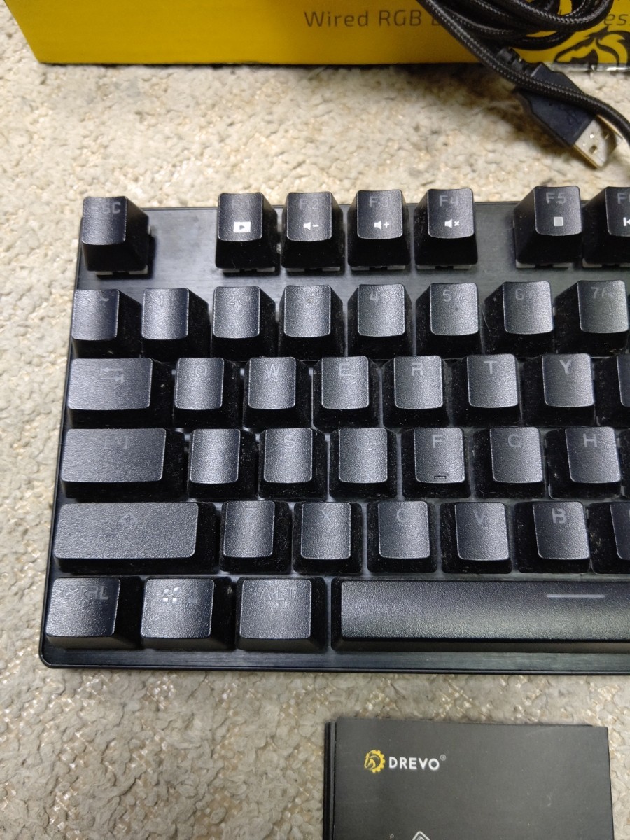 ゲーミングキーボード DREVO Tyrfing V2/動作未確認、ジャンク品_画像3