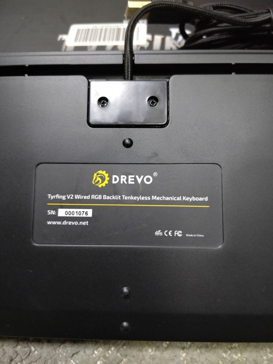 ゲーミングキーボード DREVO Tyrfing V2/動作未確認、ジャンク品_画像2