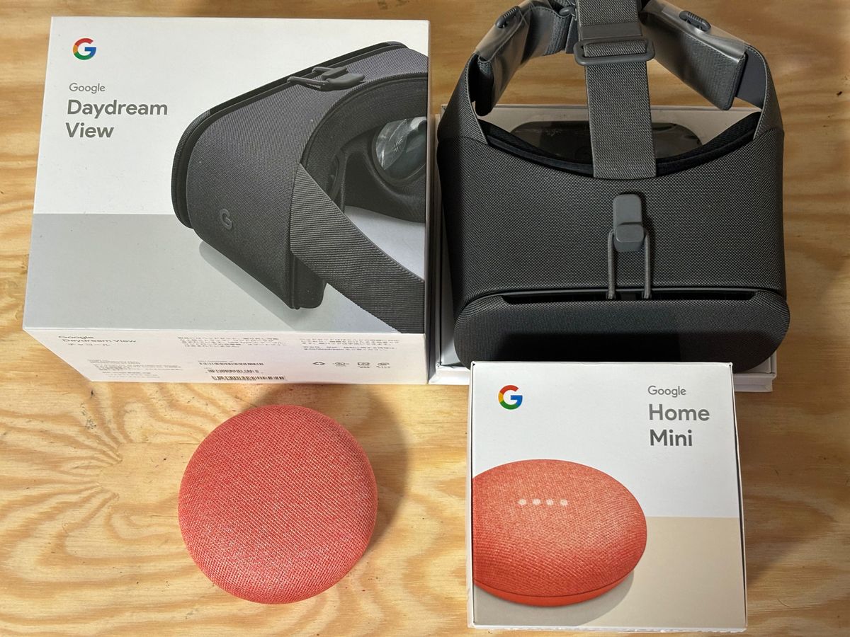 Google Daydream View VRとHome Miniスピーカー