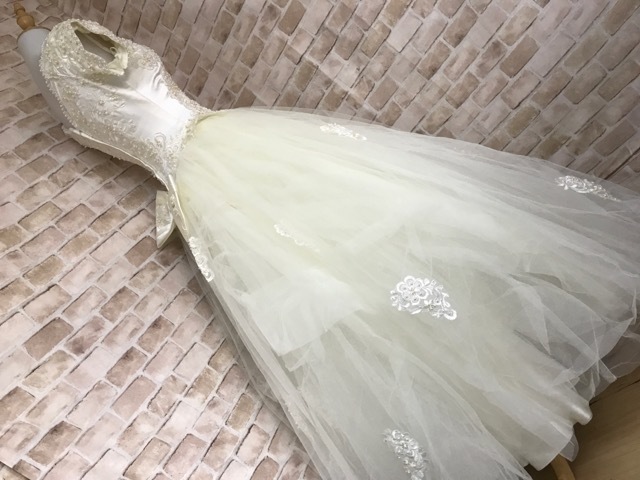 a11159■Bonny ミレーヌ友田　衣装　ウエディングドレス　オフホワイト　チュール　9号_画像4